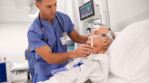 Senior patient with Nasal Cannula AC611 mask on